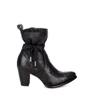 NIB Cuadra Python Leather Booties